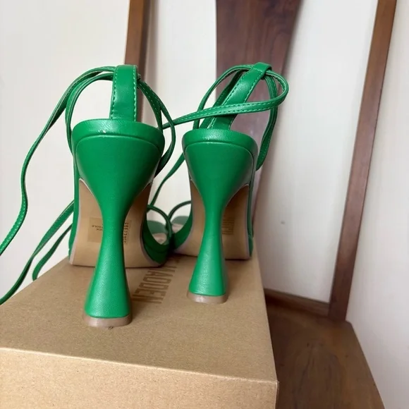 Steve Madden Vibrant Green Strappy Heels size 9 - Picture 5 of 7